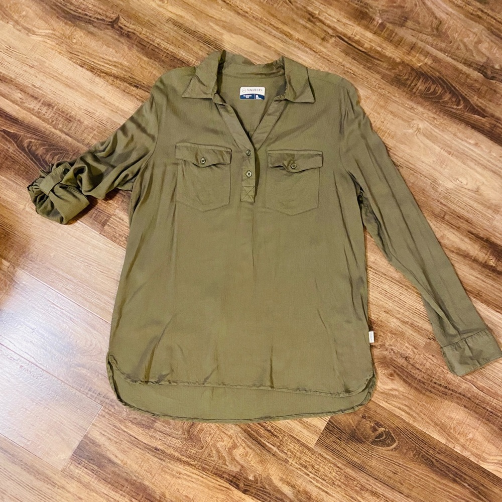Women’s Magellan Shirt. Army green size XL